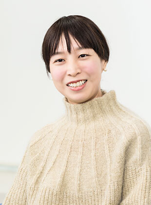 情報システム部 システム二課主事　加賀美 涼子